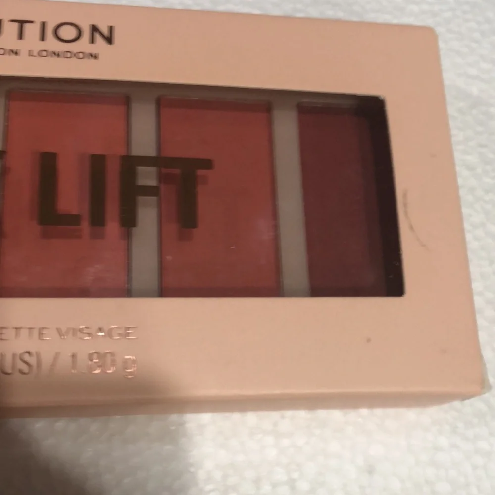 Revolution Cheek Lift Palette - Pink and Coral new